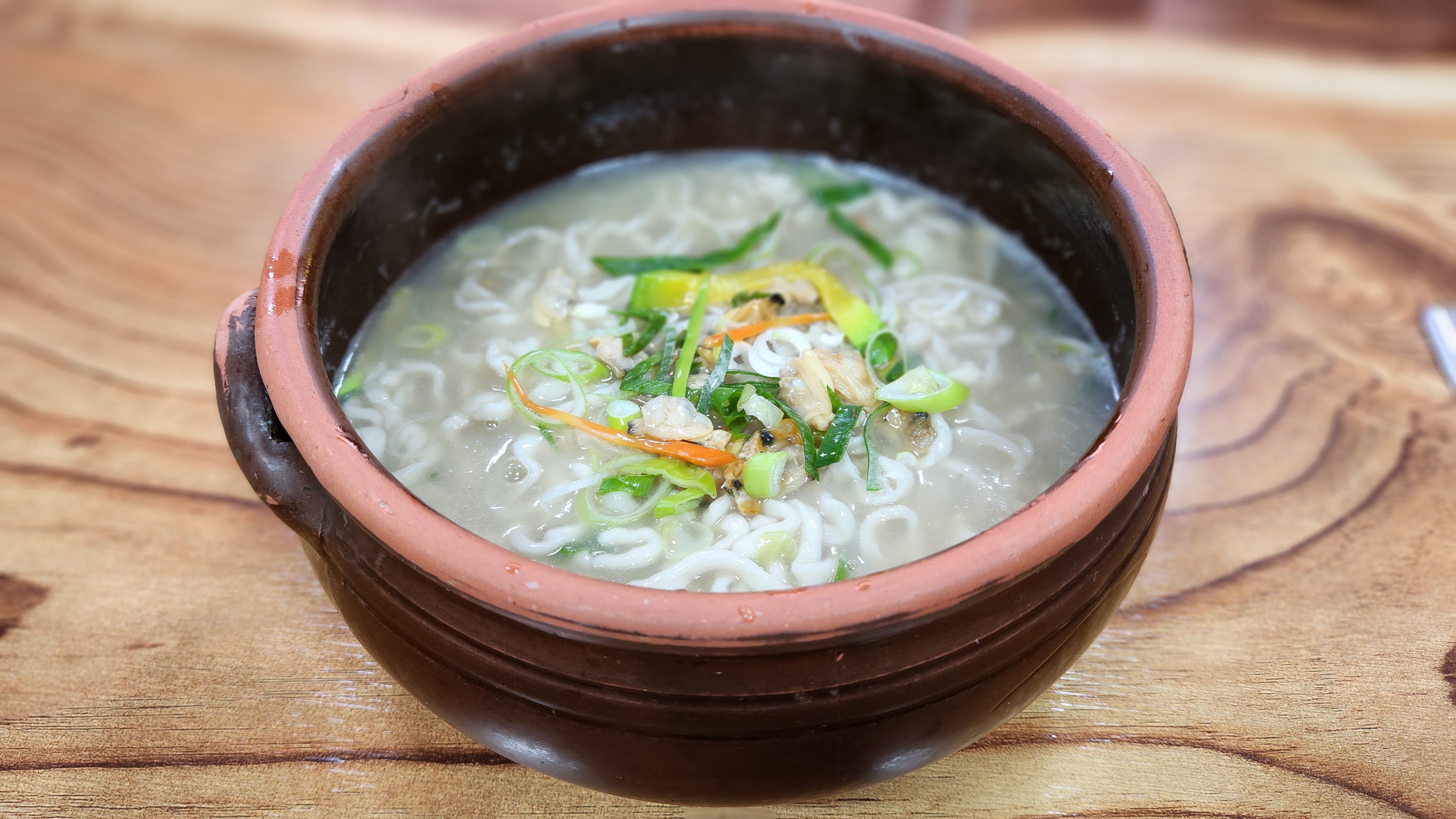 [우리는식구]20년 전통 리뷰가 인정하는 우리밀 바지락 칼국수 맛집 밀키트 간편조리 캠핑음식 : 우리는 식구