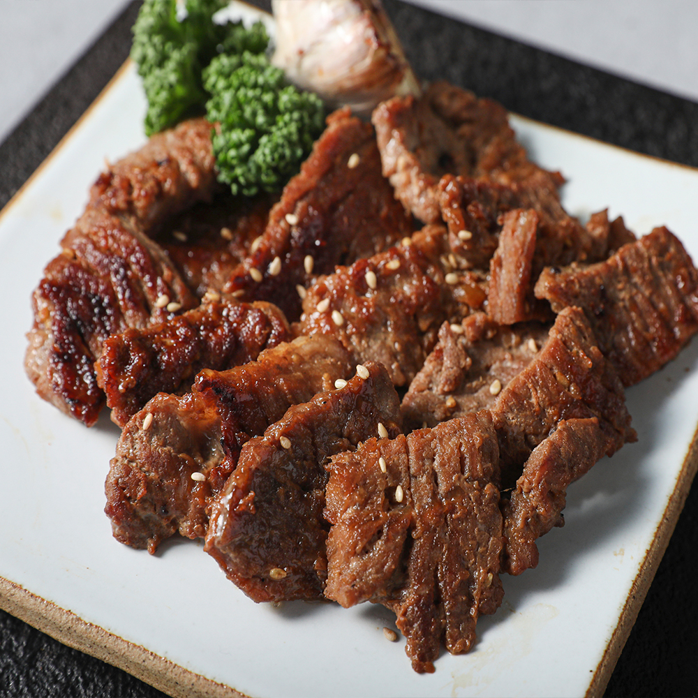 돼지 왕구이 돼지갈비 맛 양념구이 300g+300g 총 2팩 : 밀키트맘
