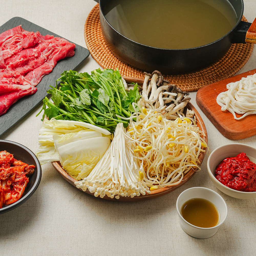 얼큰 버섯 칼국수 샤브샤브 밀키트 2인분 (소고기 포함) : 김씨언니마켓
