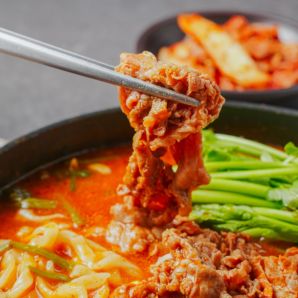 얼큰 버섯 칼국수 샤브샤브 밀키트 2인분 (소고기 포함) : 김씨언니마켓