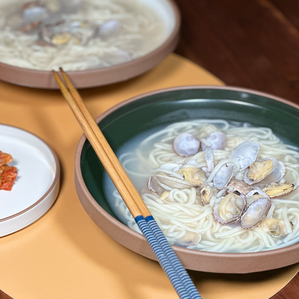 실제 바지락이 들어있는 국물맛이 진한 칼국수 밀키트 2-3인분칼국수 캠핑음식 손님대접음식 : 설대수산