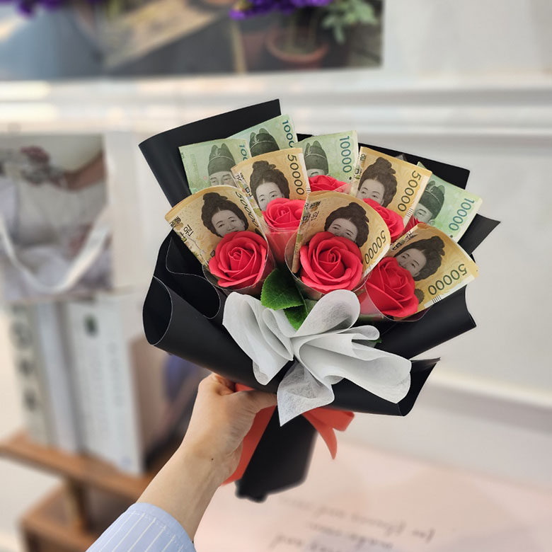 당일출고 돈다발 블랙포장 레드장미비누꽃다발 효도선물 생일선물 기념일 꽃선물 기억에남는선물 결혼기념일 이벤트선물 프로포즈 생신선물... 
