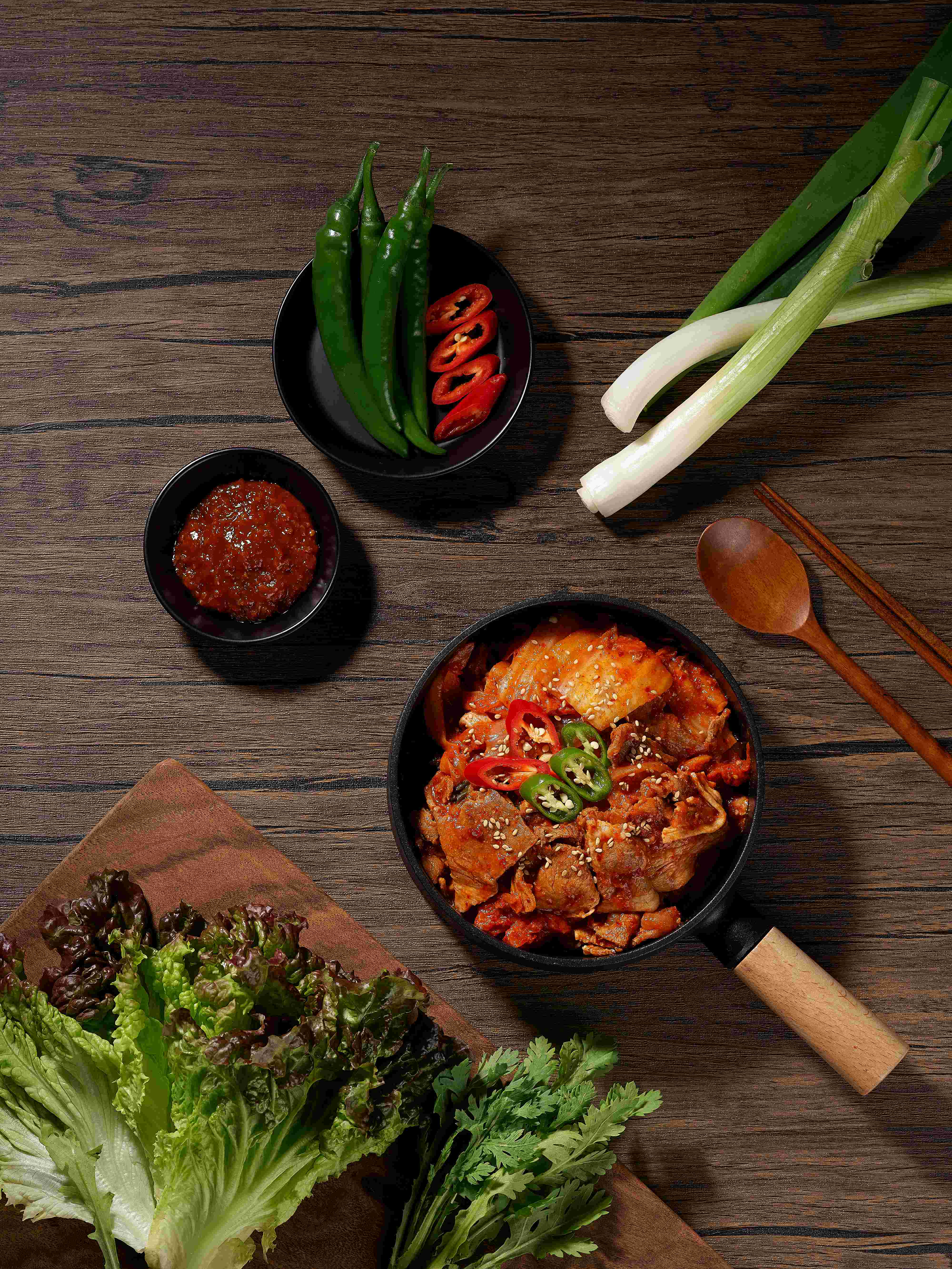 쿡패밀리 김치 제육볶음 두루치기 주물럭 400g 캠핑음식 밀키트 술안주 택배 맛집 : 쿡패밀리