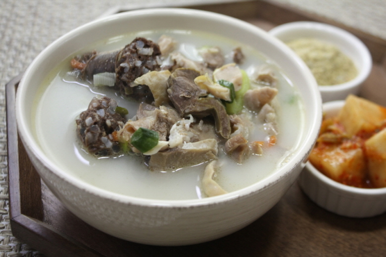국내산 사골 육수 국밥집보다 맛있는 순대국밥 순댓국 밀키트 2팩 560g 즉석국 간편식 : 준푸드농수산