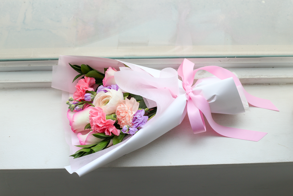 봄날의 햇살 졸업식 꽃다발 축하 생일 기념일 승진 생화 꽃선물 꽃배달 생화택배 : 설레임 플라워