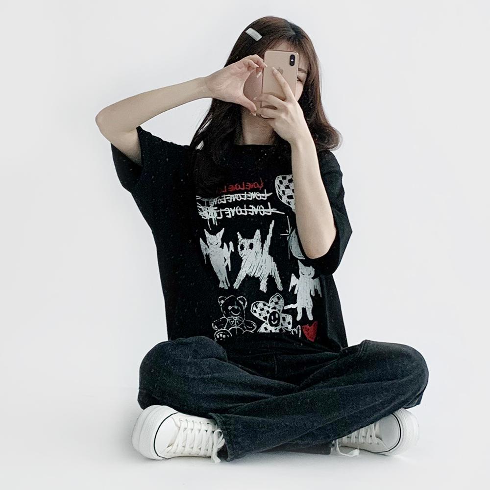 [키치룩] 데빌캣 고양이 레터링 오버핏 반팔 티셔츠 / 봄 여름 프린팅 박스티 빈티지 : 데이지클로젯