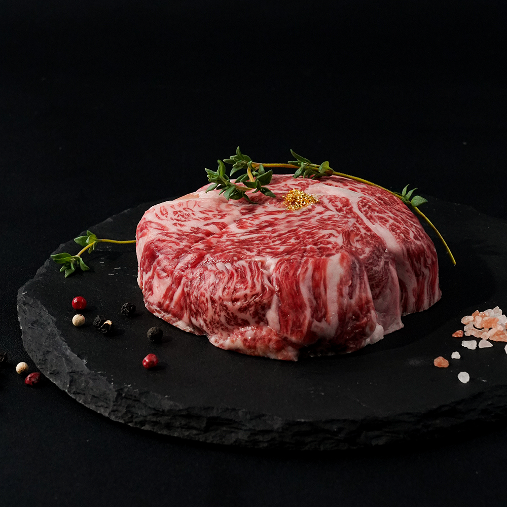 한우 1++등급 더 골드 한우 케이크 800g (등심+갈비살+업진안살+새우등심, 각 200g) : Meat Factory
