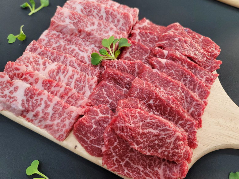 국내산 1등급 육우 소고기 한상 모둠 1kg 등심 채끝 갈비살 살치살 한우모듬 : 준푸드농수산