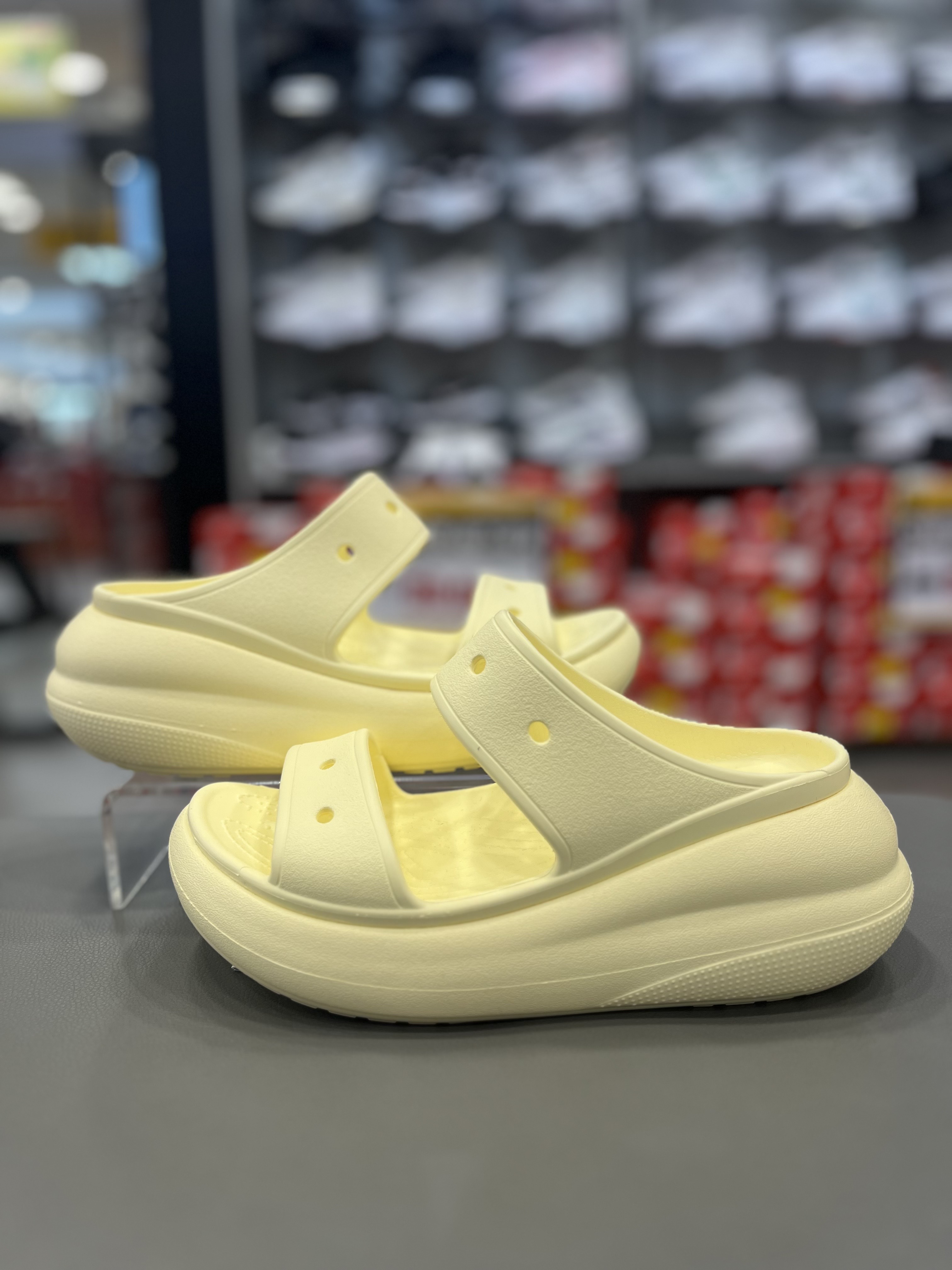크록스 여성용 클로그 크러쉬 샌들 CRUSH SANDAL 207670 76O 옐로우 : 세이브존 대전점 에스마켓