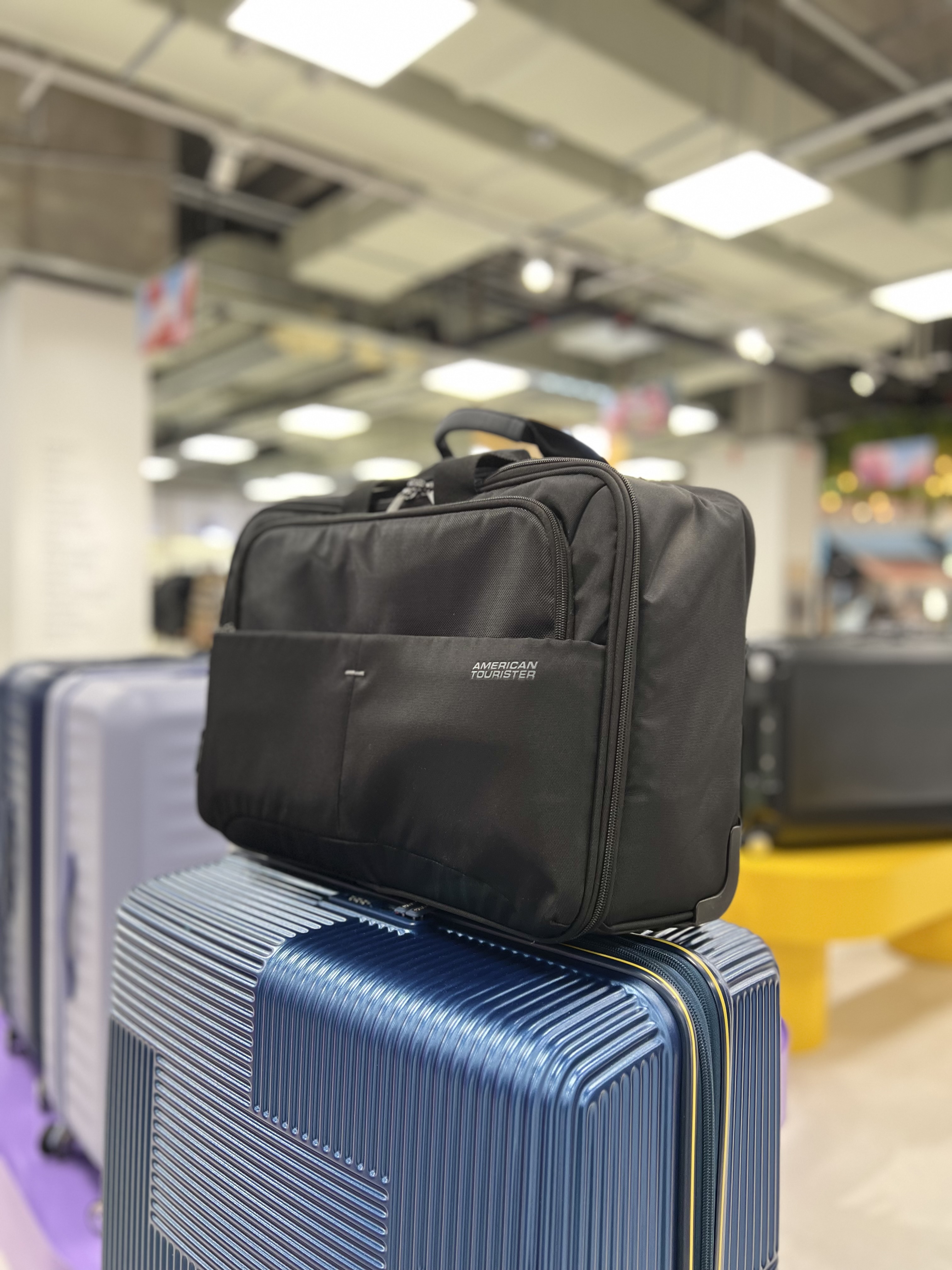 [아메리칸투어리스터] AT SPEEDAIR ROLLING TOTE 캐리어 BLACK 23Z09019 L3 : 롯데고양 아메리칸투어리스터