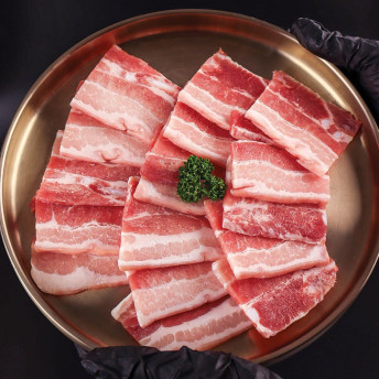 청년냉삼 냉동 대패삼겹살 얇은삼겹살 냉삼겹 캠핑삼겹살 구이용 1팩 800g : 황씨네 시골밥상