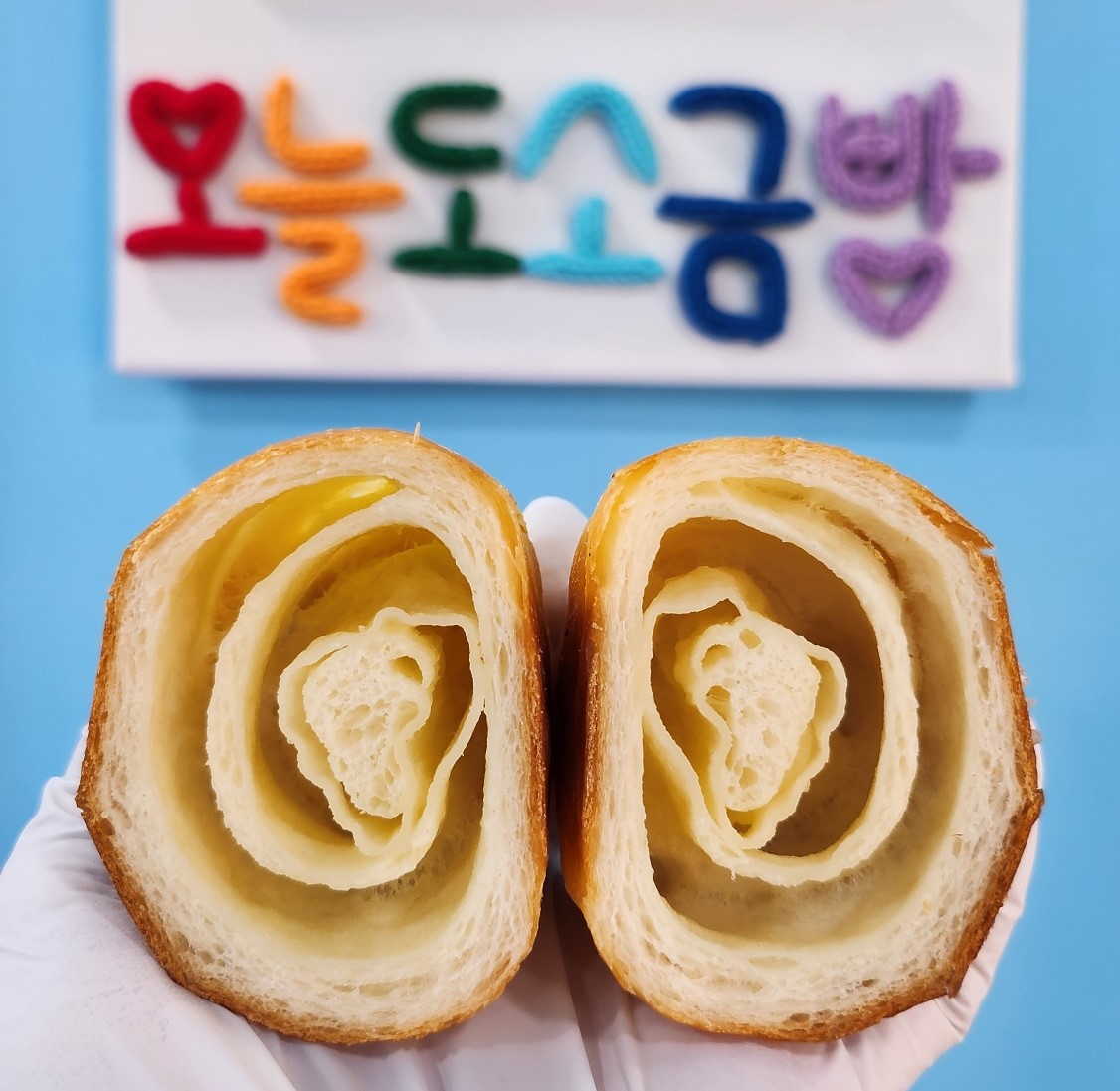 크랙 소금빵 (기본) : 오늘도 소금빵