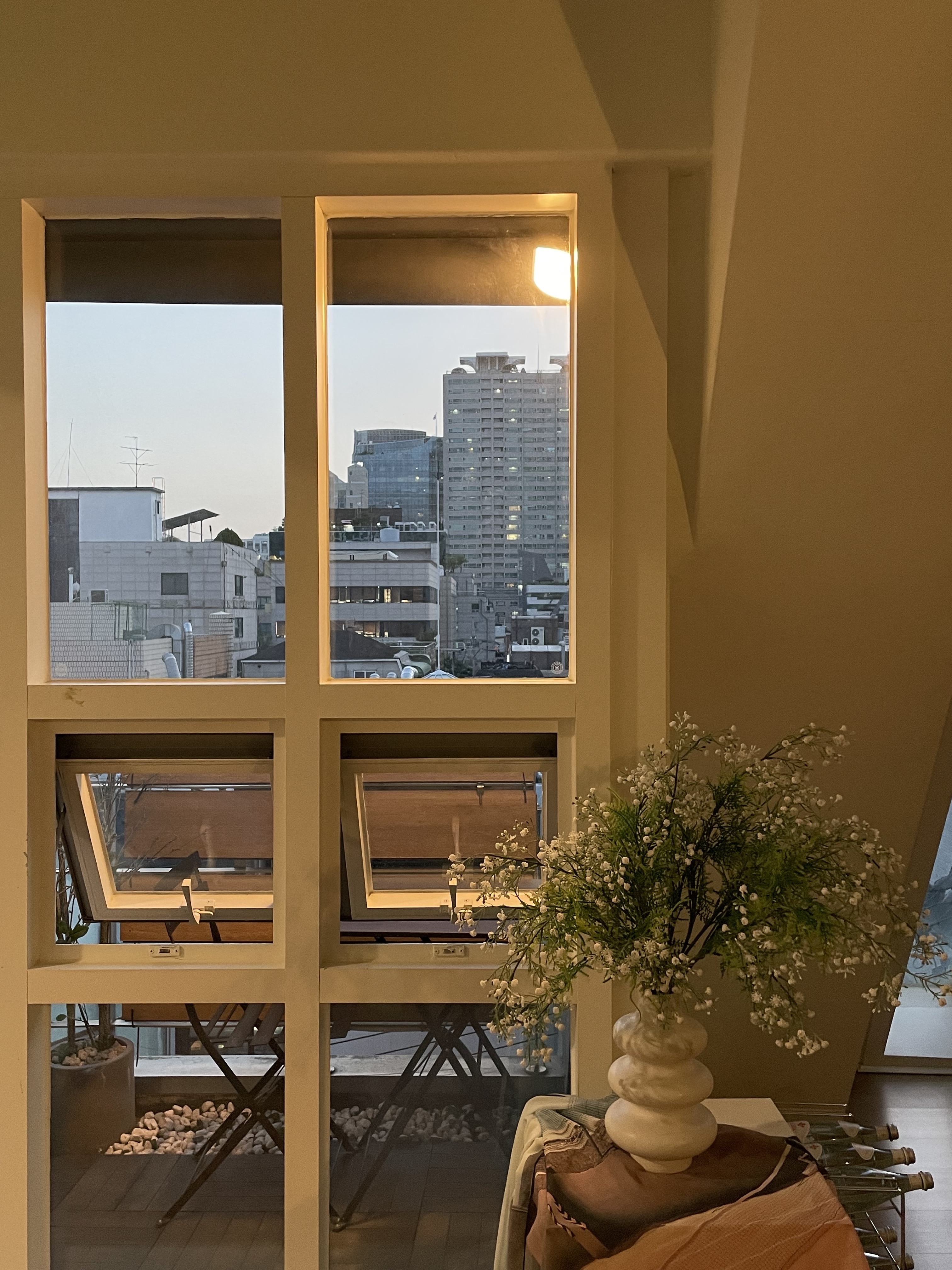 서울 강남 교대역 2분거리 자연광 무인 셀프 쇼핑몰 스튜디오 유튜브촬영 공간 대여 대관 : 601아뜰리에