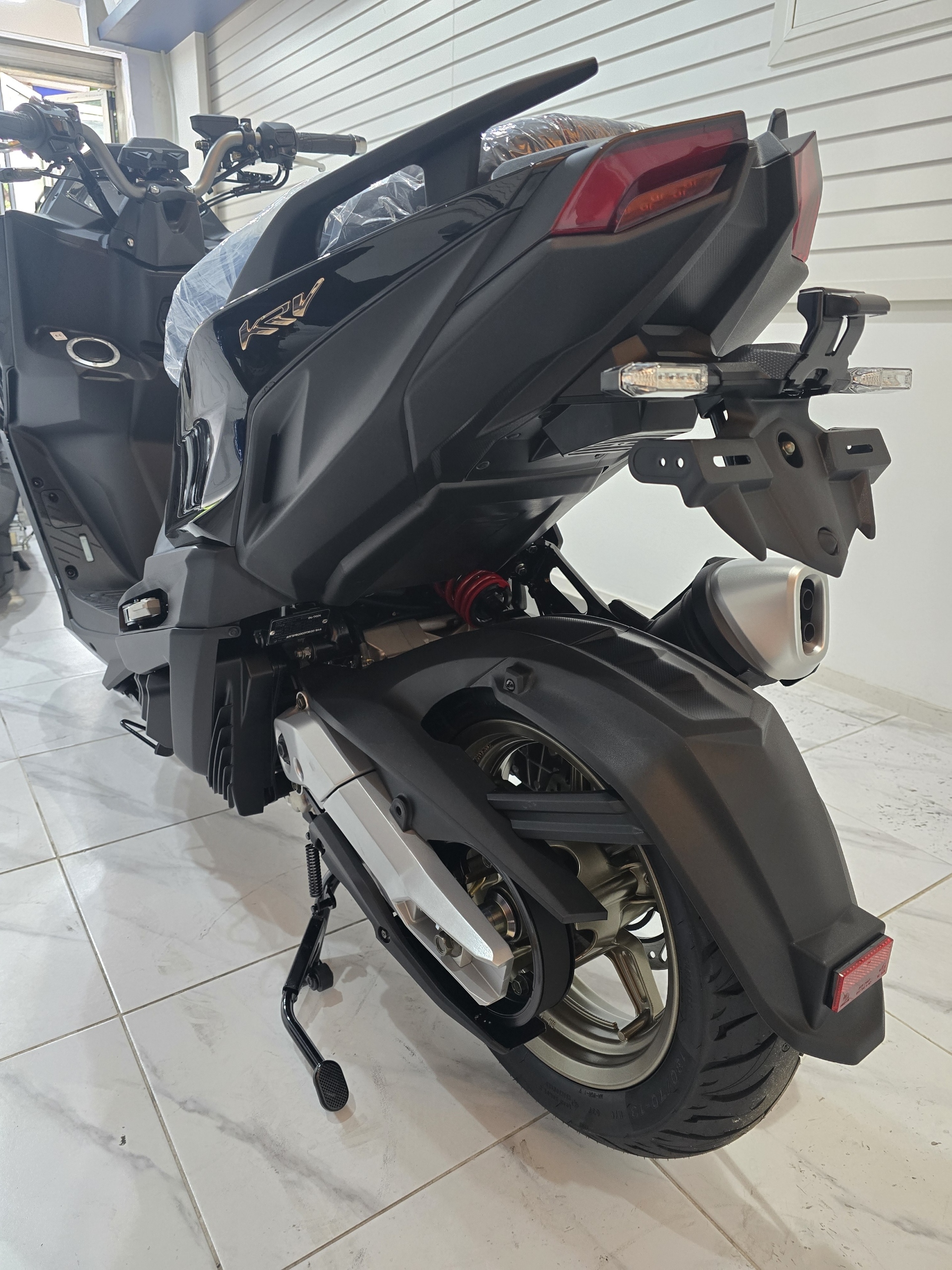 KRV200 : 행운모터스 광진