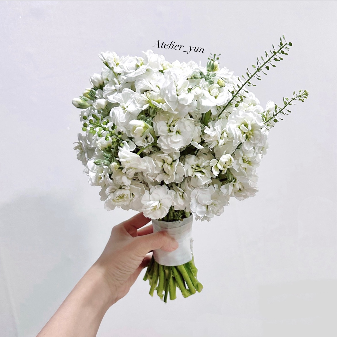 [봄,가을,겨울추천] 본식 촬영 화이트 그린 가성비 부케 스톡부케 : 웨딩부케 아뜰리에윤