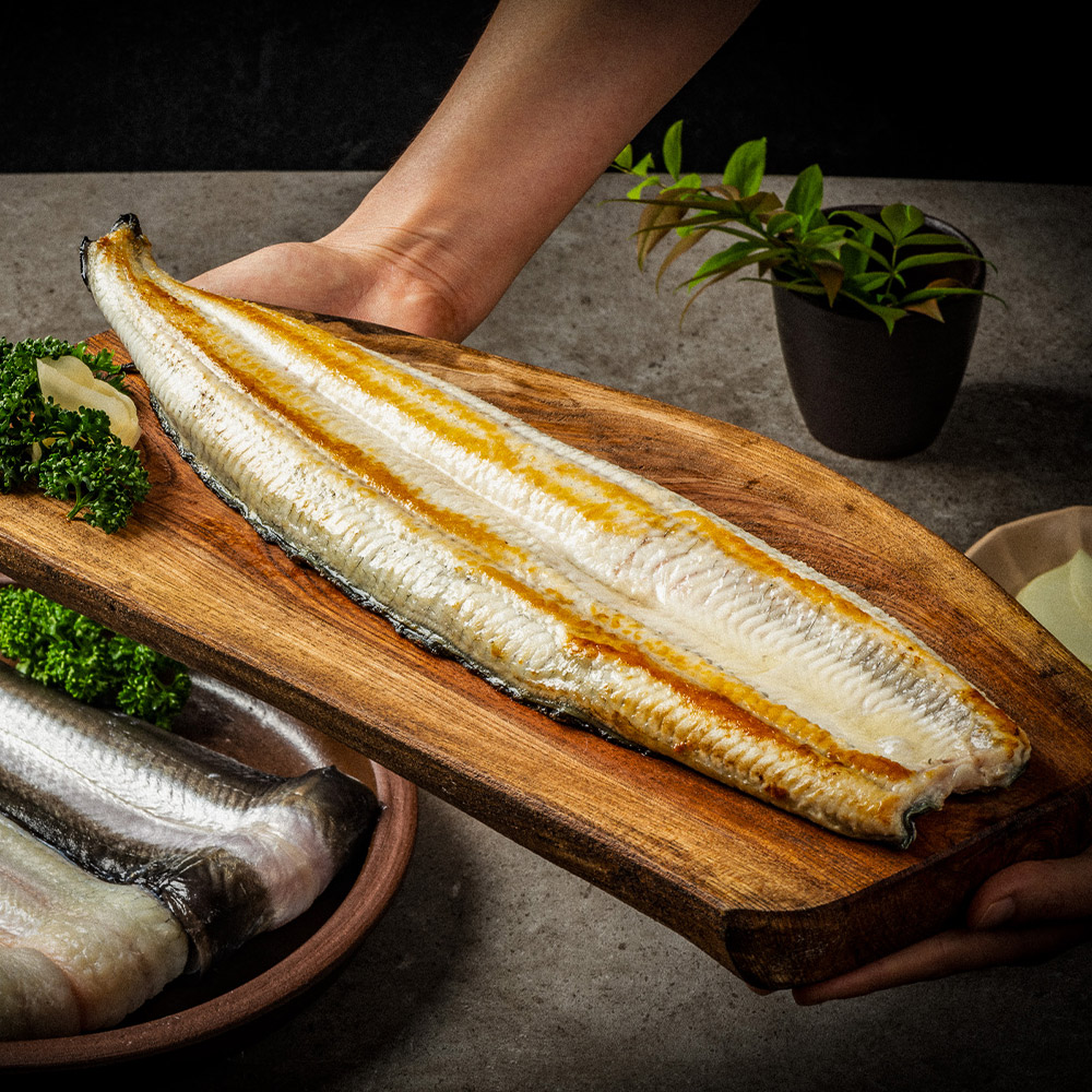 대물장어전문 해담선 국내산 자포니카 민물장어 850g  손질 후 600g 내외 : 해담선