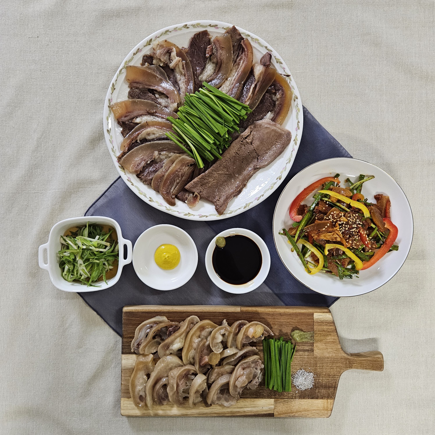 국내산 한우 소머리 수육 우설 500g 3~4인분 우족 스지 곰탕 국밥 전골 캠핑 밀키트 안주 음식 : 강줌마