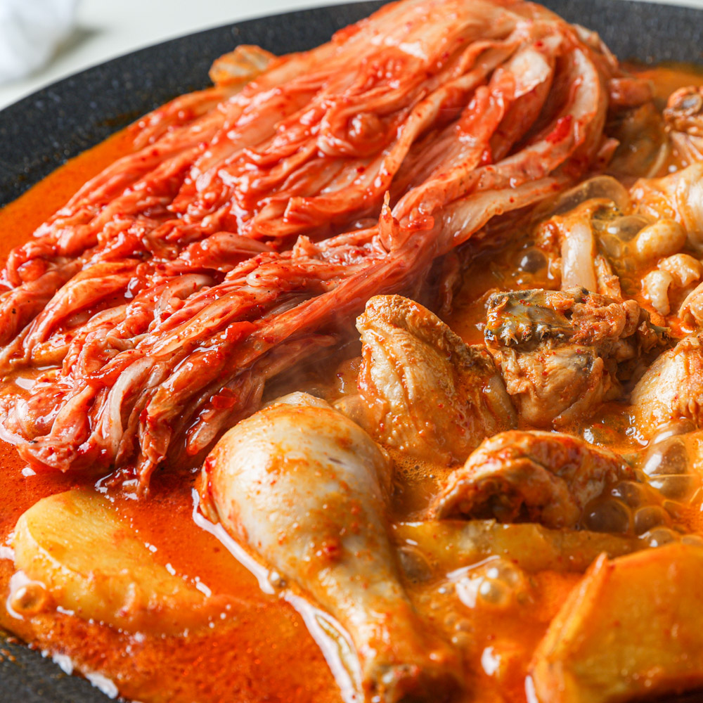 핫도리탕 국내산 묵은지 닭도리탕 닭볶음탕 한마리(2,3인분) 술안주 캠핑 밀키트 : 핫도리탕