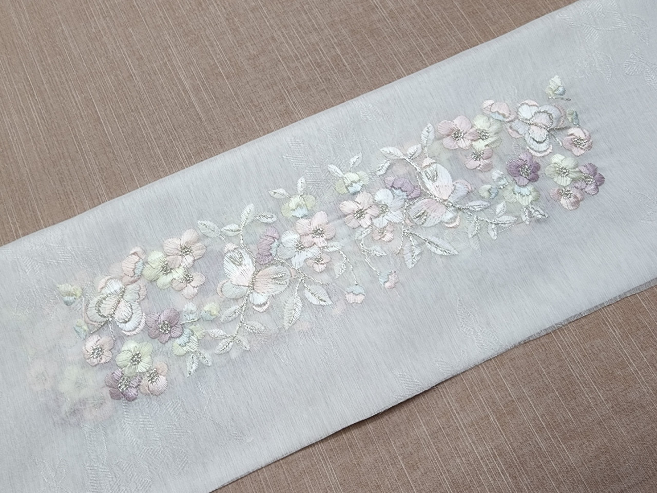 H04 화섬 깃끝동 ( 백색,연회색) : 더블링블링한복