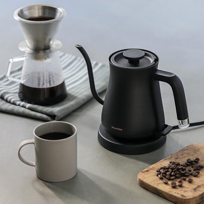 발뮤다 NEW 더 팟 전기주전자 KPT01KR-WH 화이트 600ml 전기포트 드립커피 컵라면 녹차 가정용 카페용 (국내정품, 1년 보증) : 클레디오