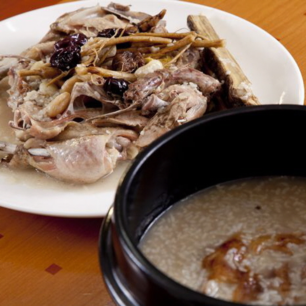 한국인의 밤상  무항생제 유황 오리백숙 1500g : 사단법인남도미향