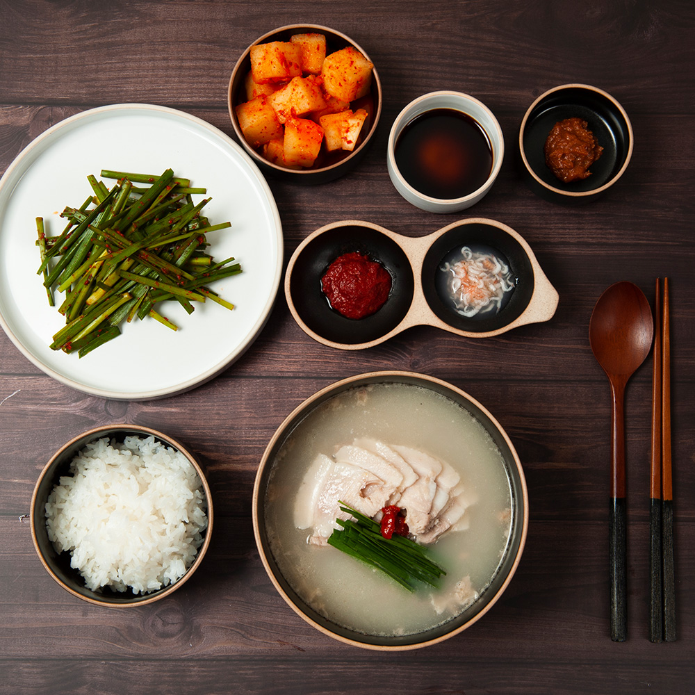 직접끓여 진한 순대국 순댓국 돼지국밥 순대국밥 : 솔직한식탁