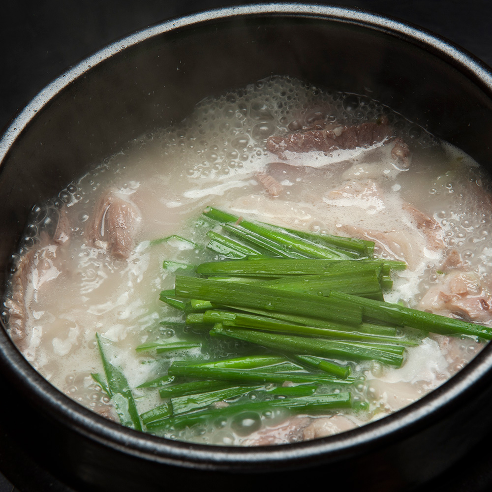 직접끓여 진한 순대국 순댓국 돼지국밥 순대국밥 : 솔직한식탁