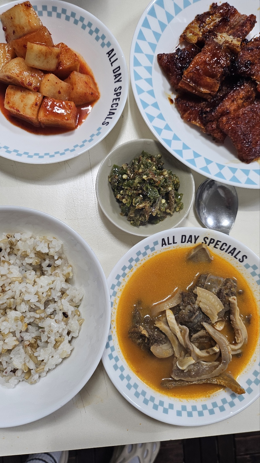 일키로얼큰술국 술안주로 좋은 얼큰순대국 : 삼부자네숏다리와뚱문어성남점