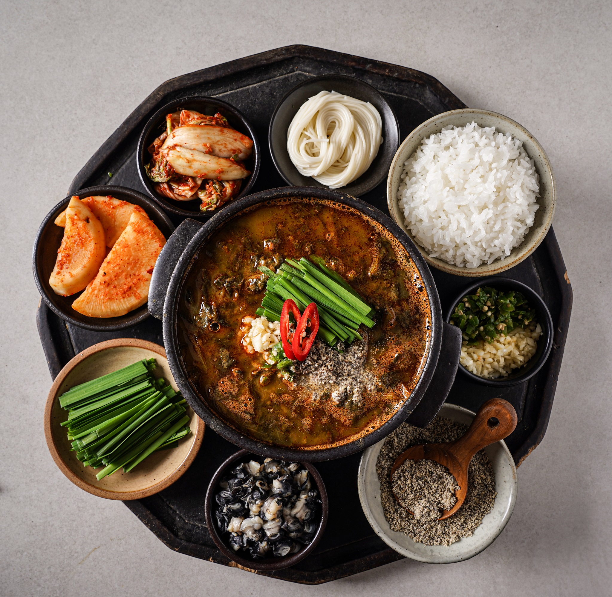 [줄 서는 식당] 추어탕 20+4첩 남원추어탕 추어탕맛집 700g 보양식택배 보약정추어명가 : 보담bodamm