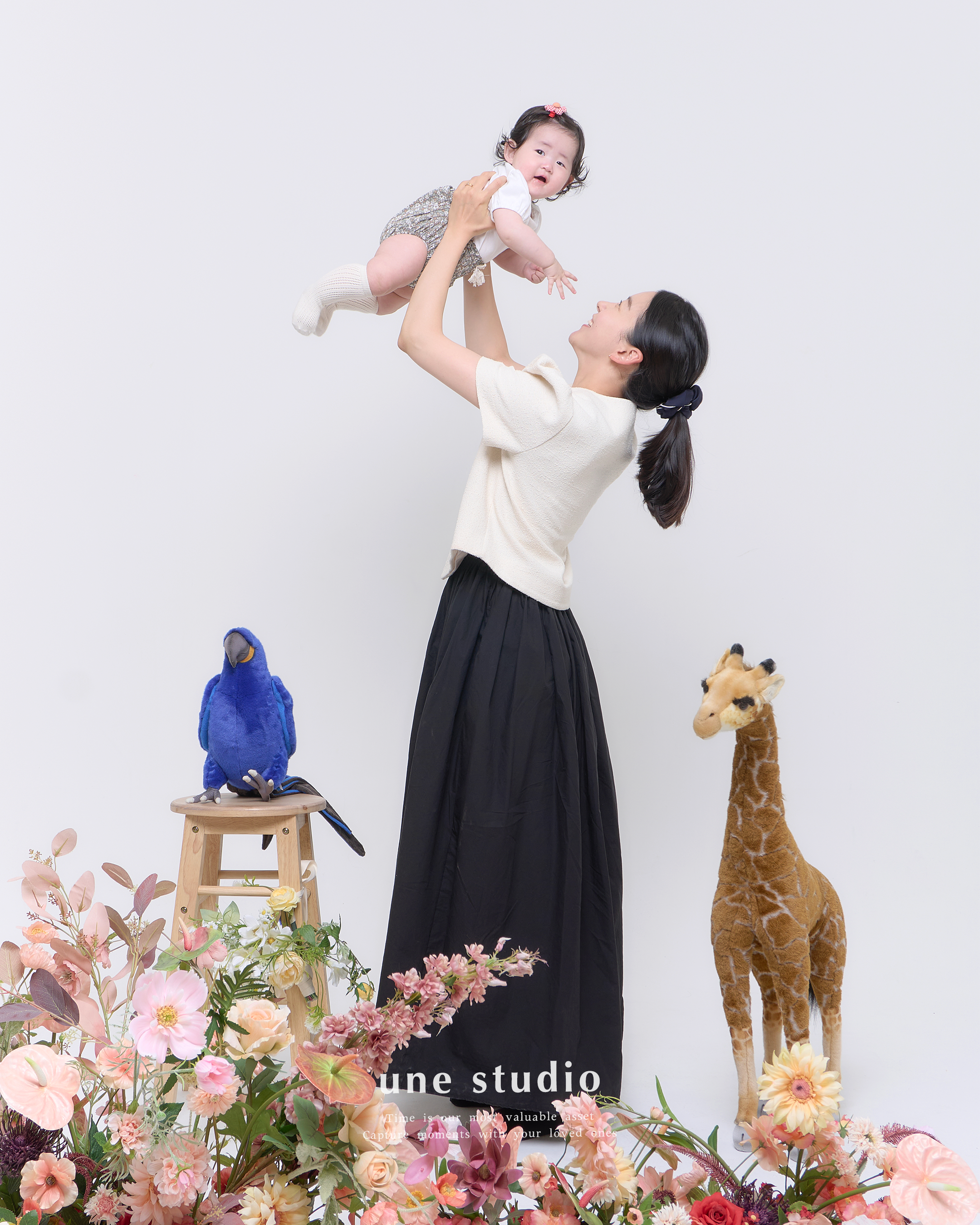 렌탈 셀프 스튜디오 서울 브라이덜샤워 웨딩 스냅 사진관 파티룸 돌 만삭 가족 유앤이 성수점 : 피드코퍼레이션
