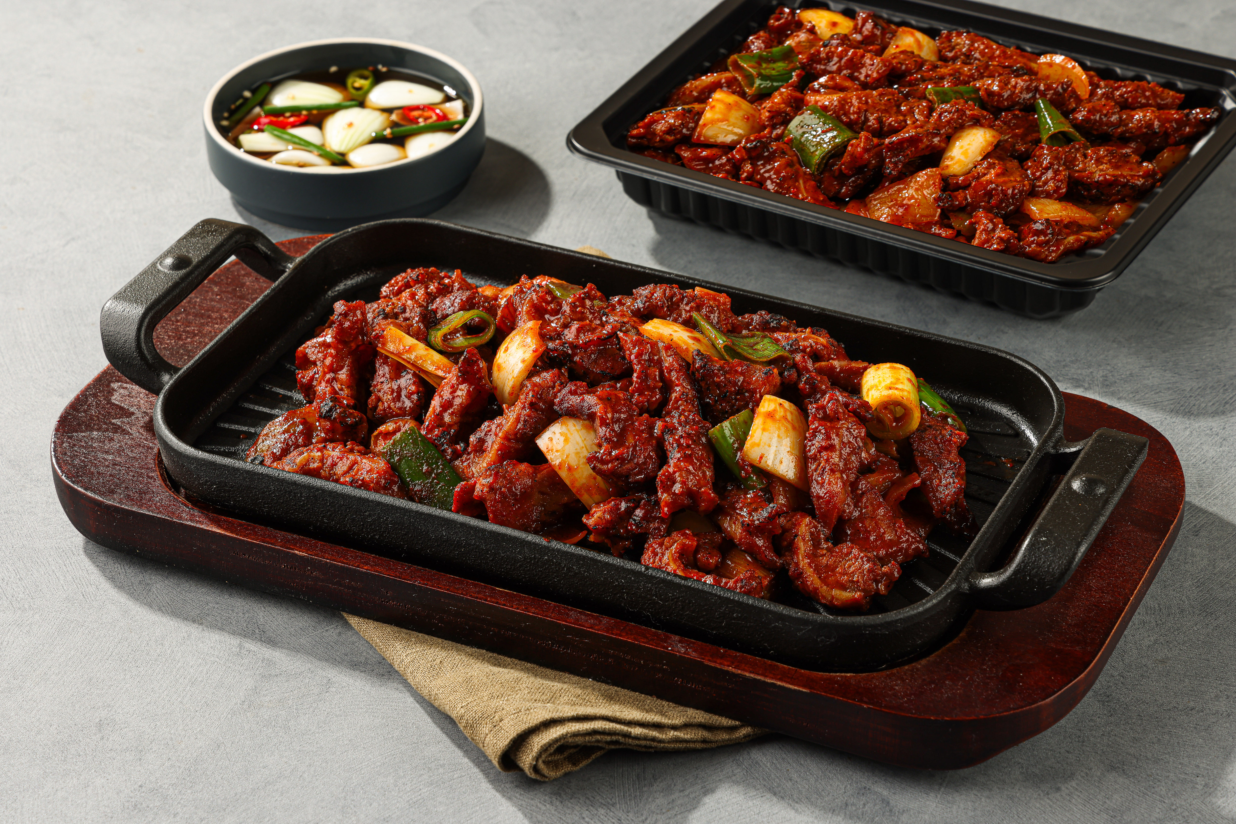 국내산군산1등 양념갈비 오돌뼈 삼겹살 밀키트 캠핑 숯불연탄구이 술안주 완제품[돼지코푸드] : djkfood
