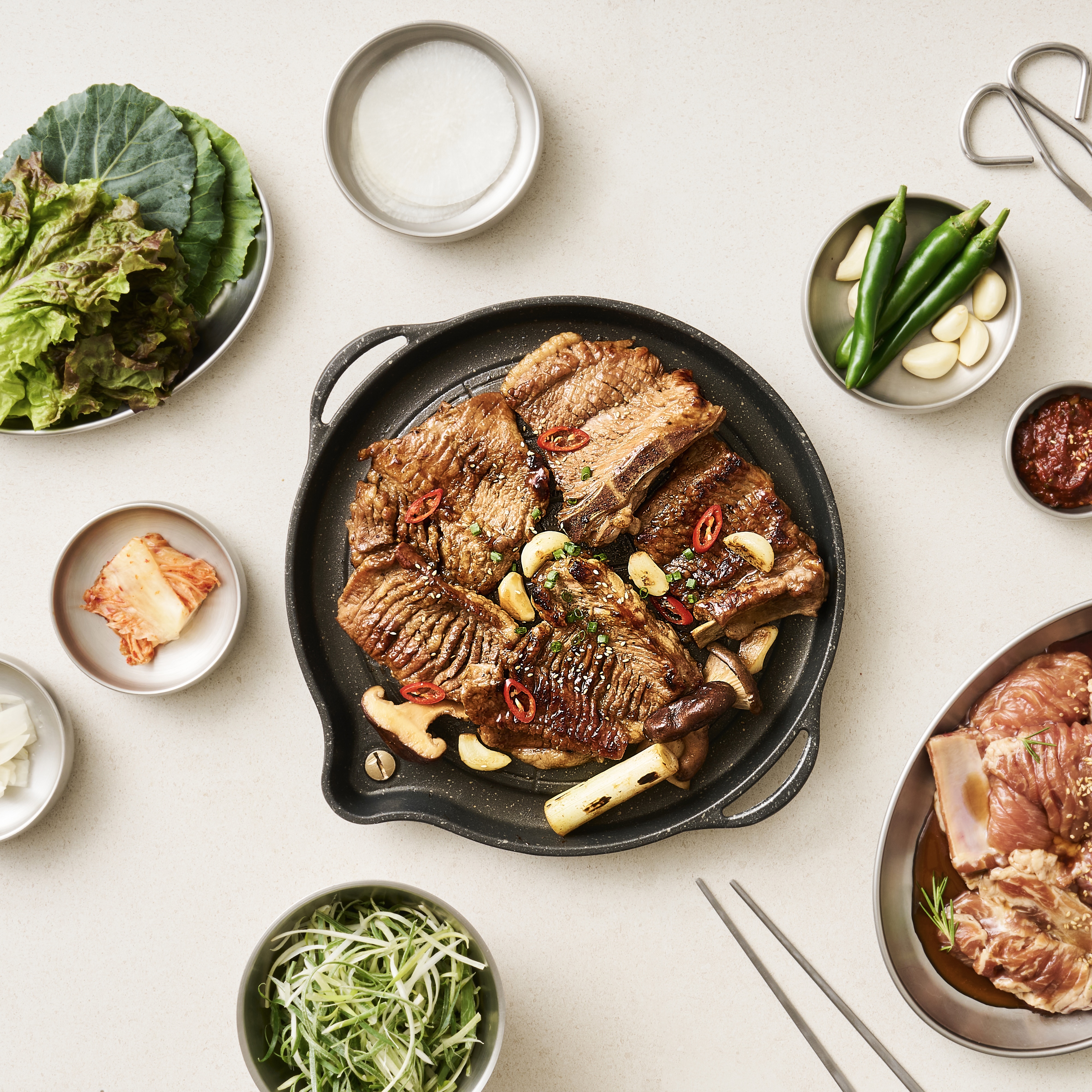2만리뷰 저온숙성 국내산 수제이중칼집 양념돼지갈비 1kg : 친정갈비