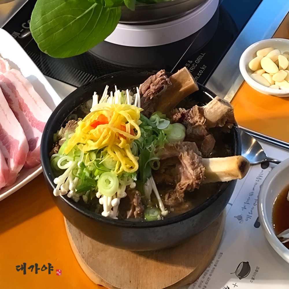 (14차 주문 OPEN!)가마솥에 팔팔 끓인 영양 갈비탕 보양식, 진하게 우린 한우 육수 1KG : 대가야