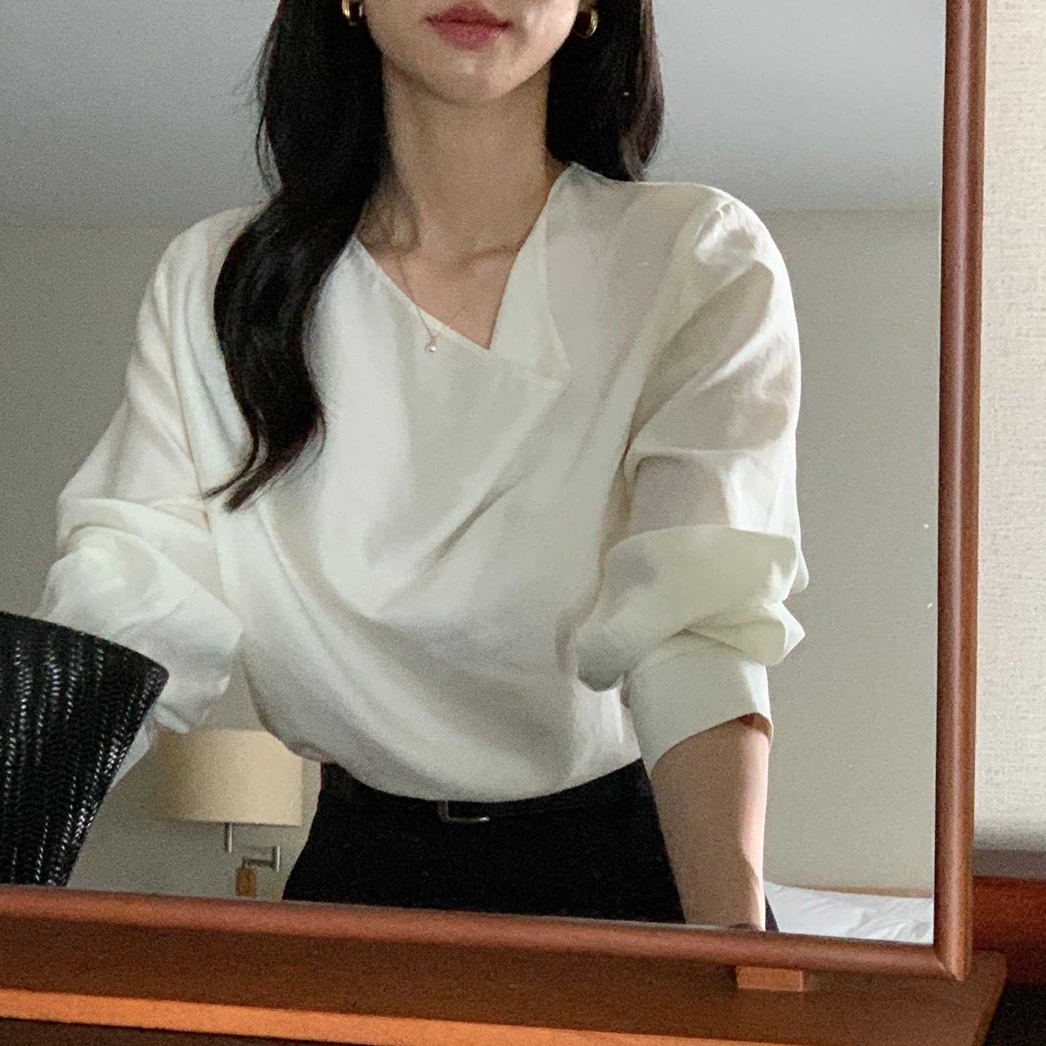쿠폰 새러데이 비바 드레이프 블라우스  (2color) 라디망쉬 : 라 디망쉬