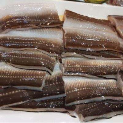 국내산 바다장어 장어구이 원물1kg [2-4미] 머리중뼈제거(손질 후 중량 540g) : 동부회센타 온라인몰