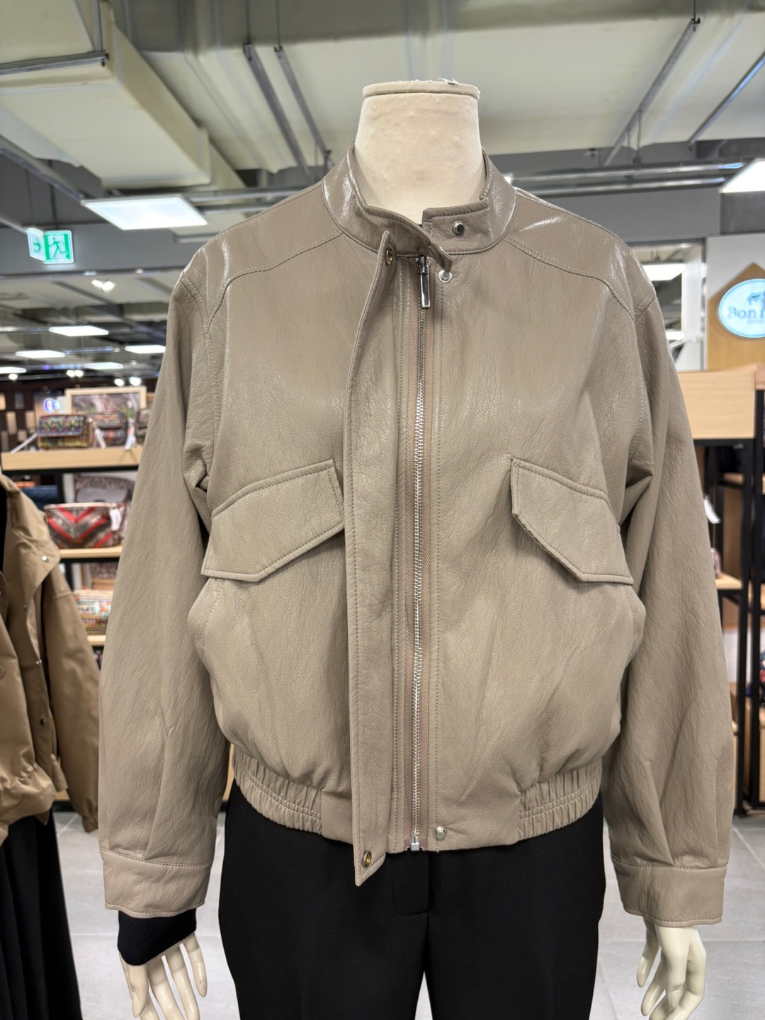 프룹스 데일리 무드 가죽 점퍼 KG3AJ50AJ : 롯데 고양점 FROOPS