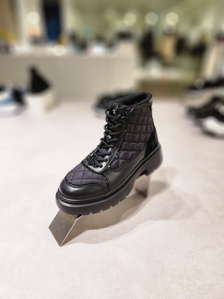 슈콤마보니 퀄팅 미드컷 스니커즈 (DG4DA23518BLK) 블랙 4.5CM : 롯데 의왕점 슈콤마보니