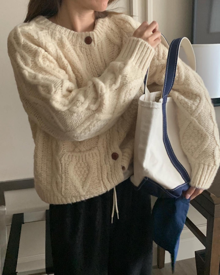 24fw 스터닝 안나 케이블 가디건 3color : 메종드엘