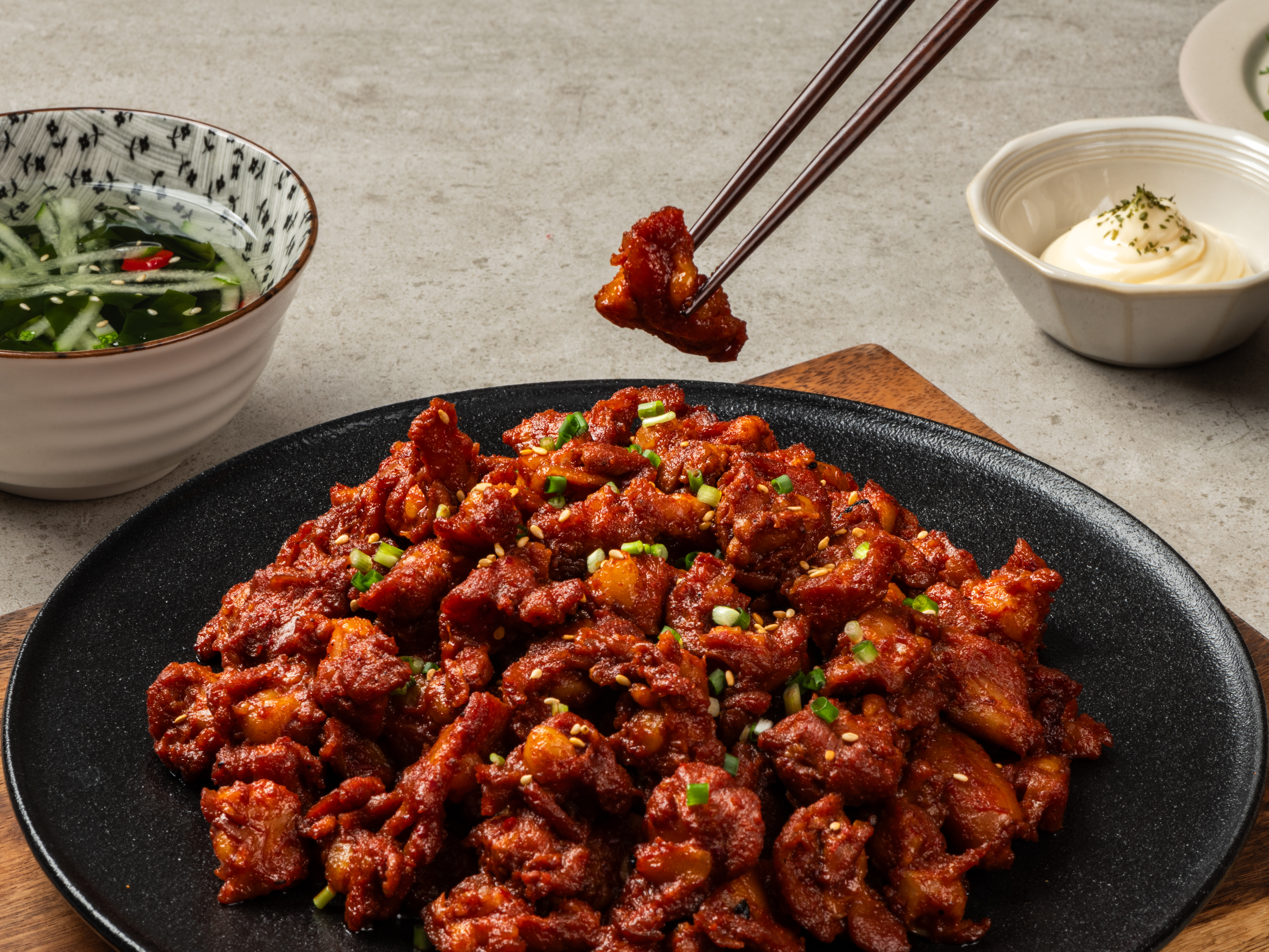 맥켄치킨 직화구이 닭오돌뼈 300g [특가/할인판매] : 맥켄치킨