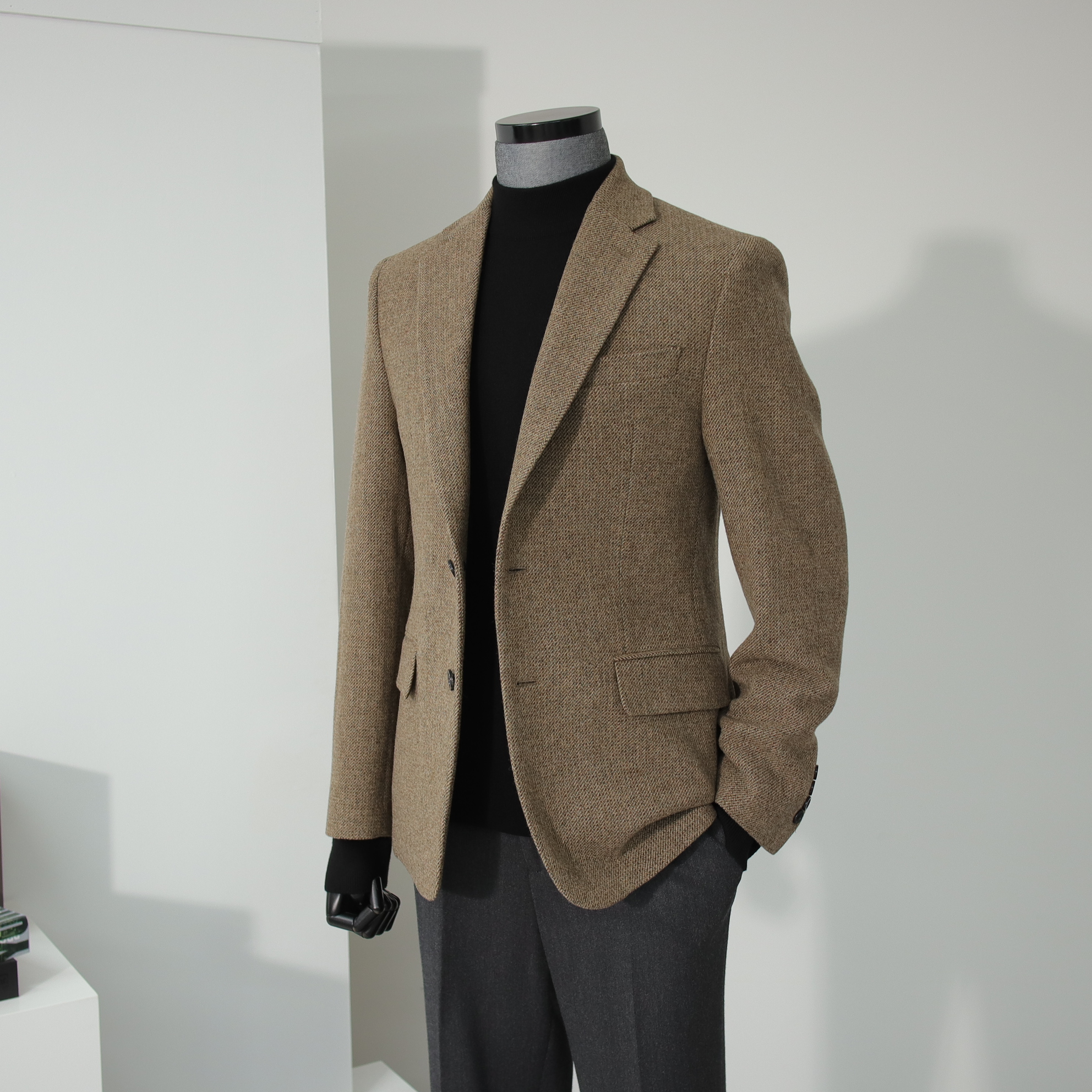 리버클래시 남성자켓 LKW24401 SLIM-FIT JACKET 울 100 헤링본 노치드 싱글 자켓 브라운 : 리버클래시 앤 가넷옴므