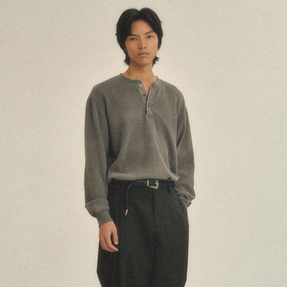 [아트이프액츠] 24FW Garment Dyed Waffle Henley Mud Brown : wyndshop