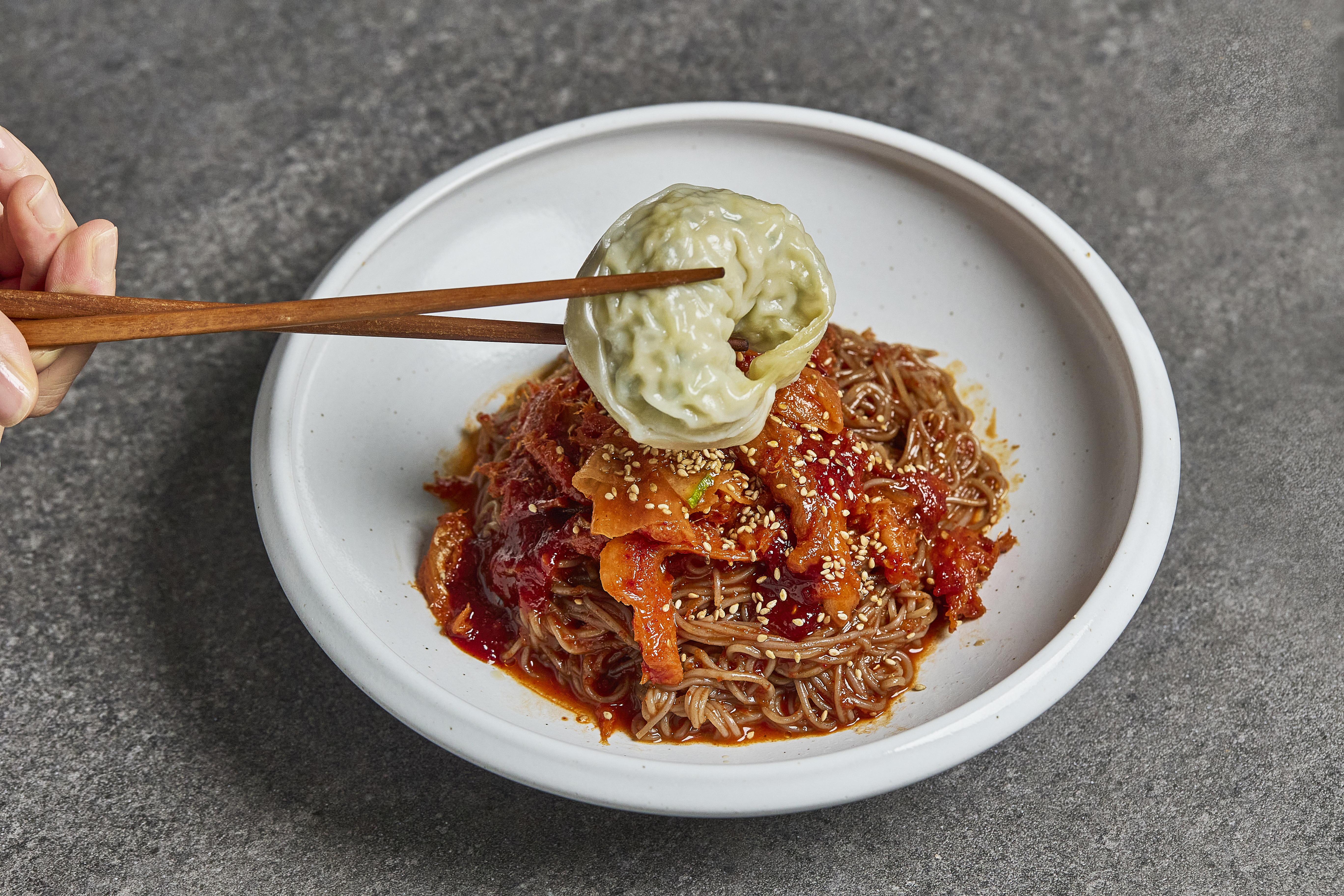 유명 맛집 속초 코다리냉면 1팩 + 물냉면 1팩 + 왕만두 1팩 (20알 내외) : 엠디스마켓