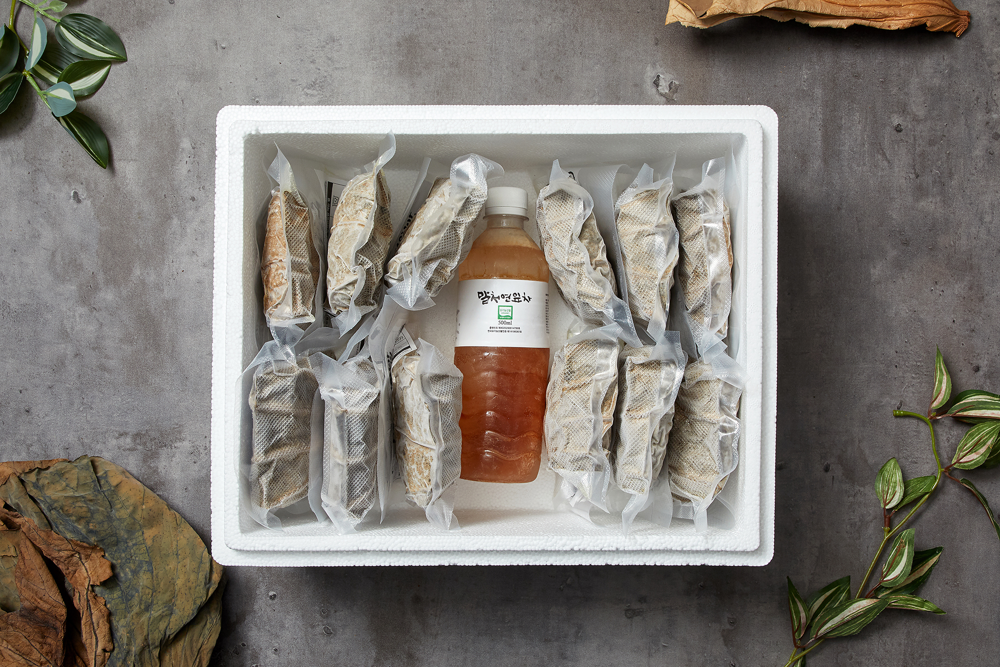 우렁이농법으로 기른 말처연잎밥 선물세트(12개입+연잎차 500ml) : 정영미 연잎밥상
