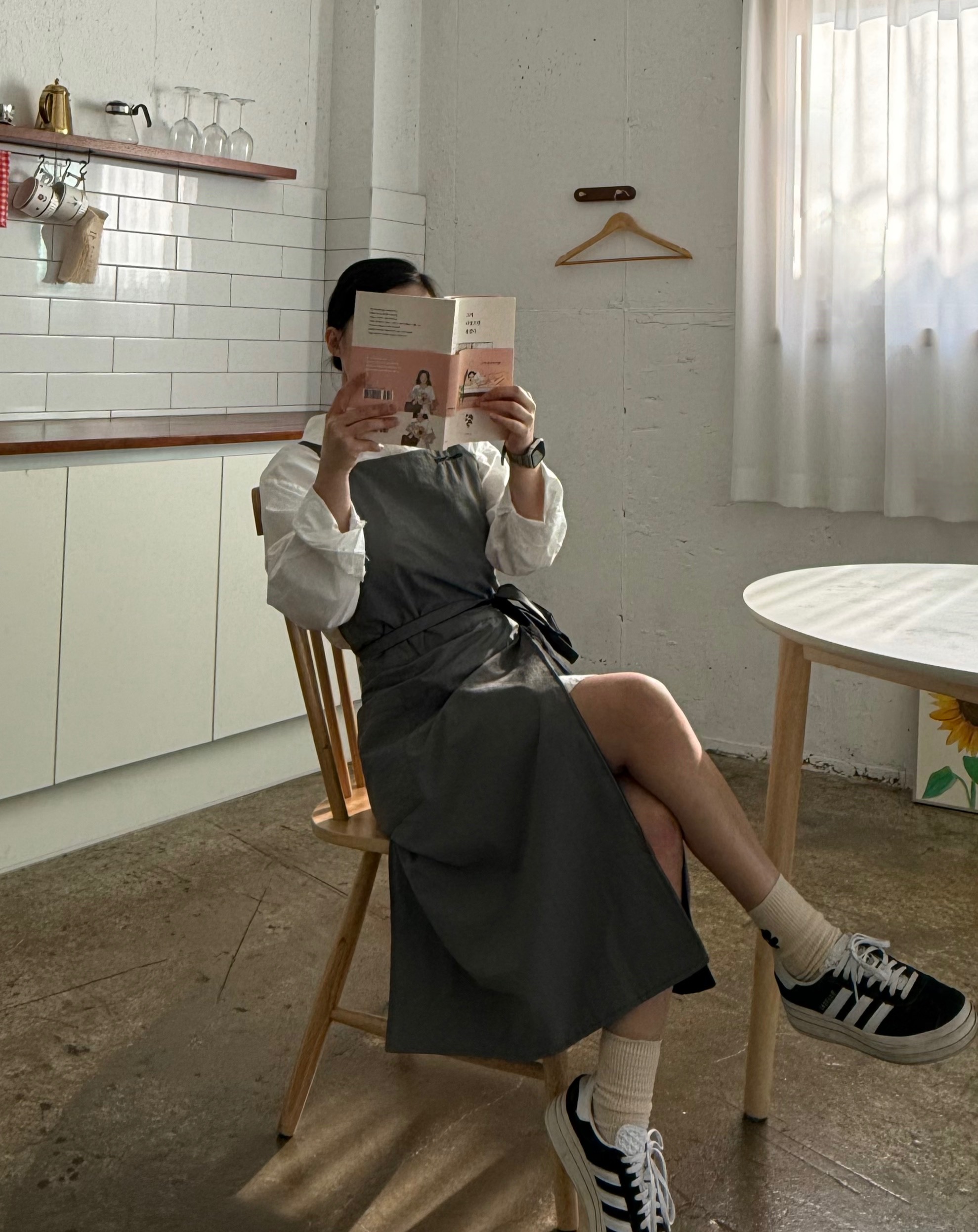 자수각인 차콜 블랙 방수앞치마 앞트임 양면앞치마 네일샵미용앞치마 미니앞치마 : 윤이나다-