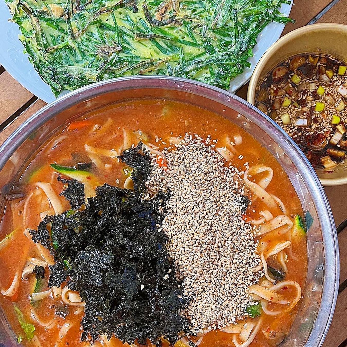 매운 얼큰칼국수 공주칼국수 밀키트 캠핑 해장 맛집 2인분 : 77마켓