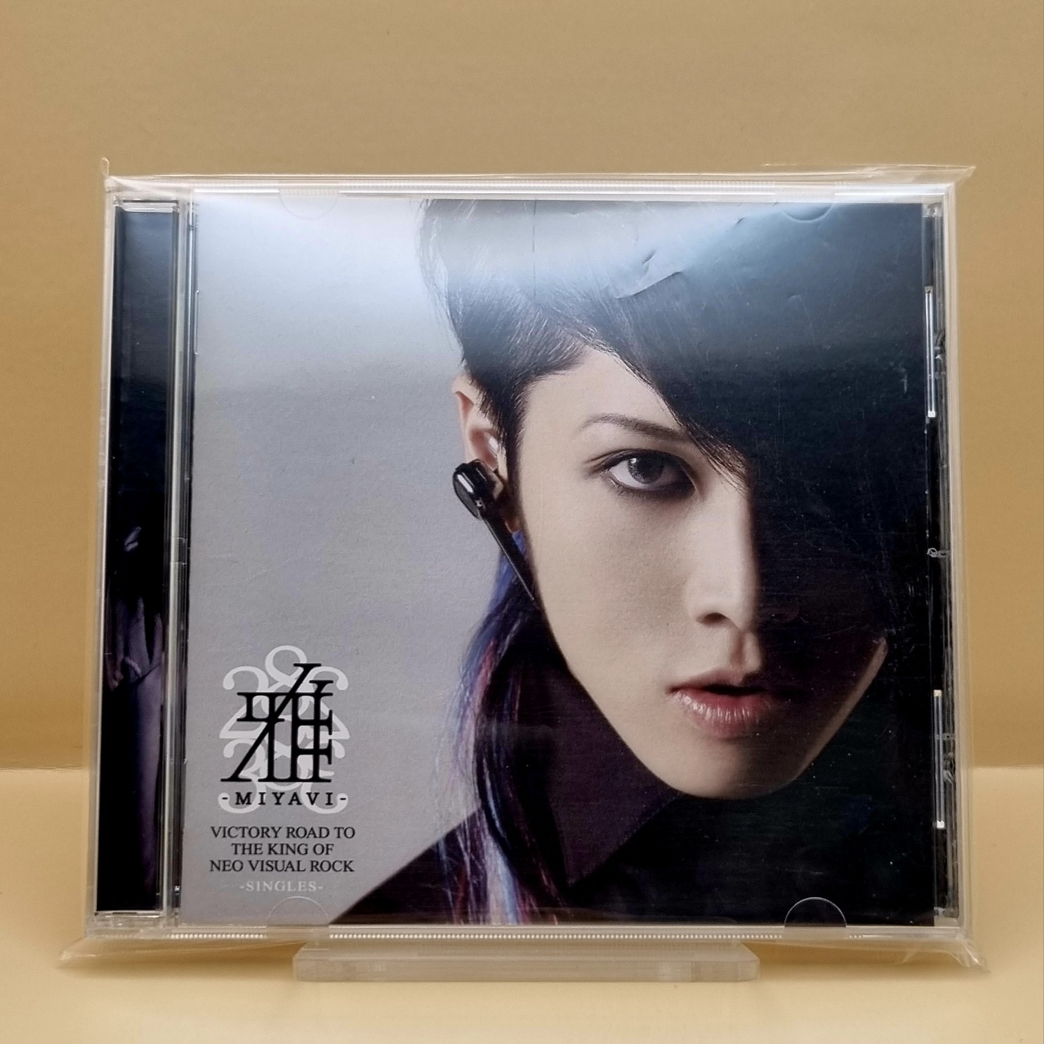 일본 음반 미야비 miyavi 베스트 앨범 VICTORY ROAD TO THE KING OF NEO VISUAL ROCK - SINGLES : 레트로 퀘스트