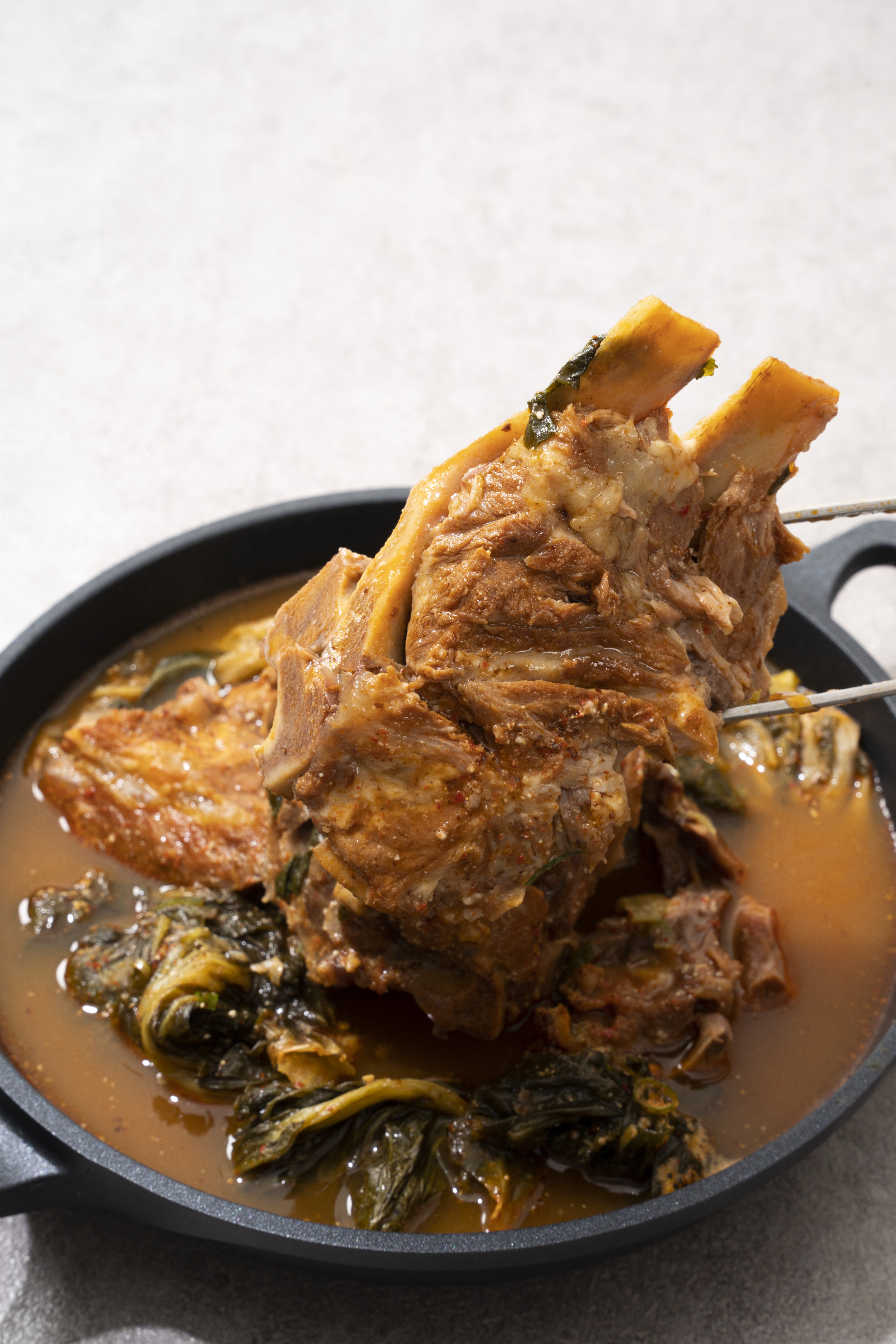 콩비지 감자탕 순살 뼈다귀 해장국 뼈해장국 우거지 갈비탕 프리미엄 1kgx2팩(2kg)로컬 : 강원 양양 일번지 감자탕