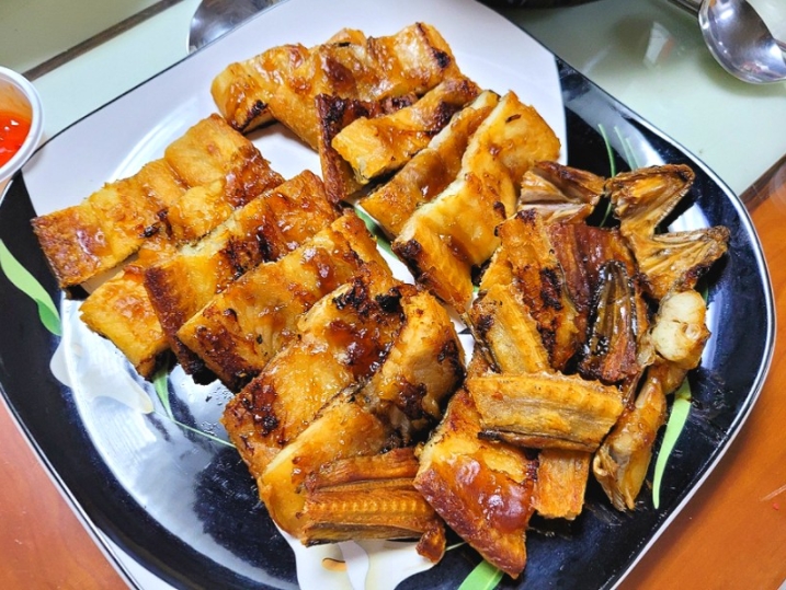 [섬마을어부] 참숯에 구운 양념 장어 강정 700g 4인기준 반건조 장어구이 숯불생선구이 : 고흥숯불생선구이섬마을어부