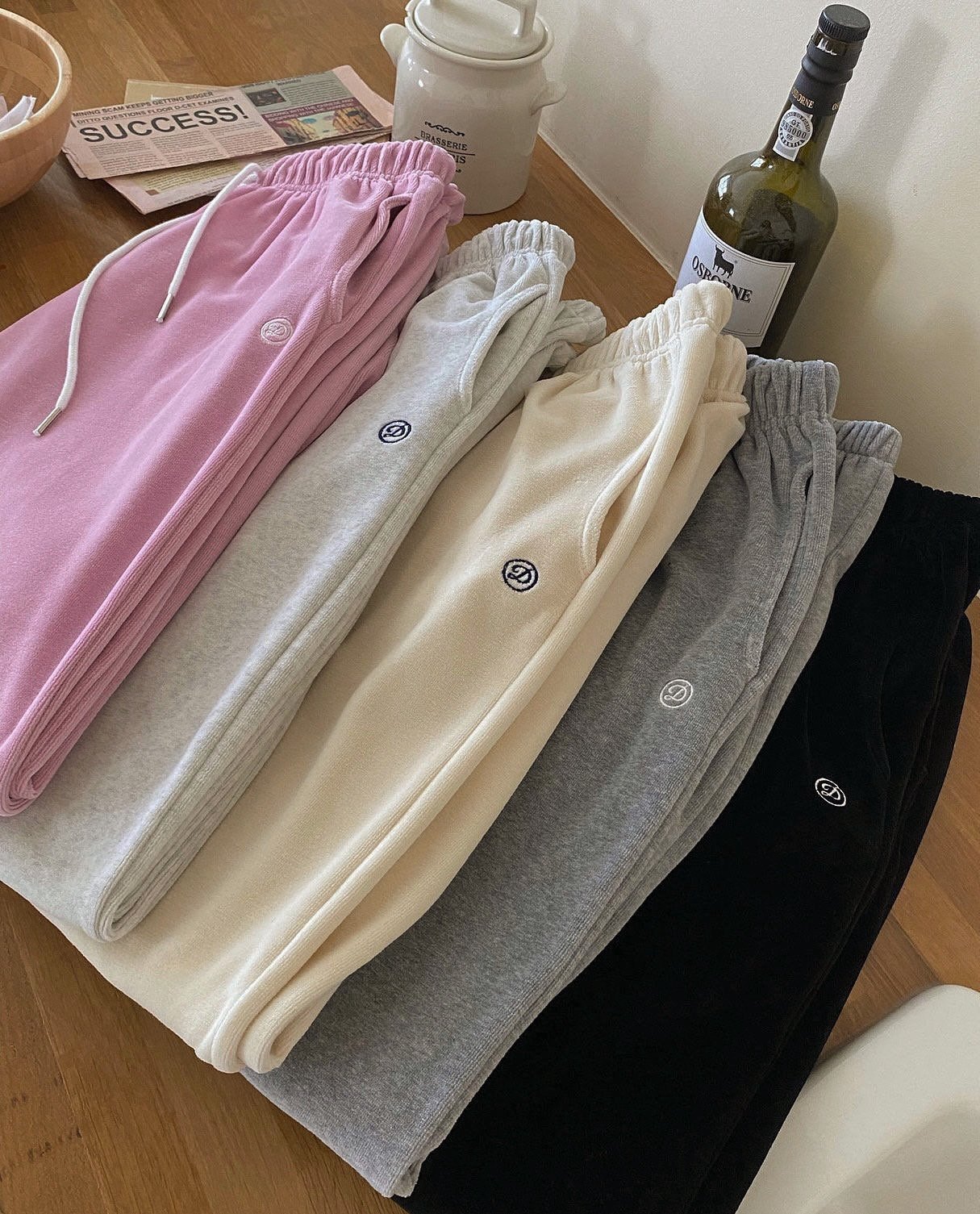 데일리탑 디벨로아 팬츠 벨벳 자수 조거 트레이닝 다이아나 : 데일리탑