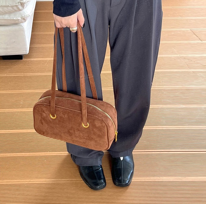 고급스러운 질감 세련된 스웨이드 소재 데일리백 숄더백 : 찐찐라이프